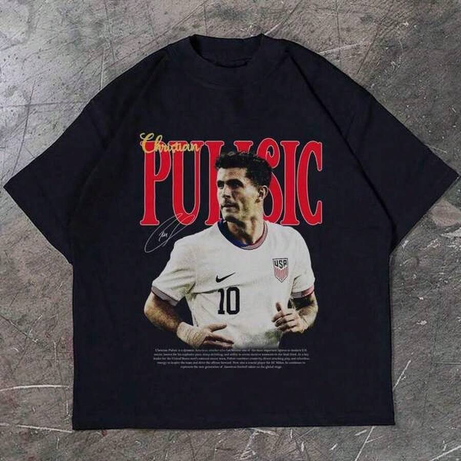 Camiseta informal estampada para mujerChristian Pulisic USMNT T-Shirt With Bold Vintage USA Soccer Graphic,Camisetas de verano con estampado de anime,Camisetas gráficas unisex, tops para mujer,Camisetas para el Día de San Valentín 2026,Camisetas gráficas favoritas para hombres y mujeres,El regalo perfecto,Ropa de niña - Negro - Ver 1