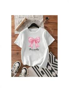 Women's Casual Summer T-Shirt With A Round Neck, Fitted Silhouette, And Short Sleeves, Featuring An Oil Painting Print With Floral, Heart, Cherry, And Lettering Designs. Simple, Casual Fabric With A Sporty Style, Perfect For Everyday Wear And A Valentine's Day Date. - 白色 - 查看 2