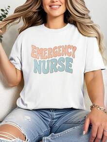 VivaGlam-Women'S Retro Emergency Nurse Graphic T-Shirt - Comfort Fit with Bold Red & Teal Lettering, Casual Workwear for Nurses, EMTs, Paramedics - All-Season Round Neck Tee, Nurse Shirt, Paramedic Apparel, Paramedic Uniform, Versatile Apparel, Geometric Pattern, Professionals, Emt Clothing - Blanco - Ver 1
