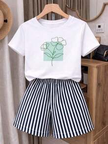 Una camiseta de manga corta para mujer con estilo retro americano, de corte holgado y con diseño estampado (los pantalones son solo para sugerencias de estilo). Esta pieza sencilla y elegante presenta un patrón de letras impresas con temática tropical, lo que la convierte en un elemento imprescindible para crear un look relajado de vacaciones, perfecto para ocasiones como el Día del Trabajo y el Día de la Independencia de México. - Blanco - Ver 1