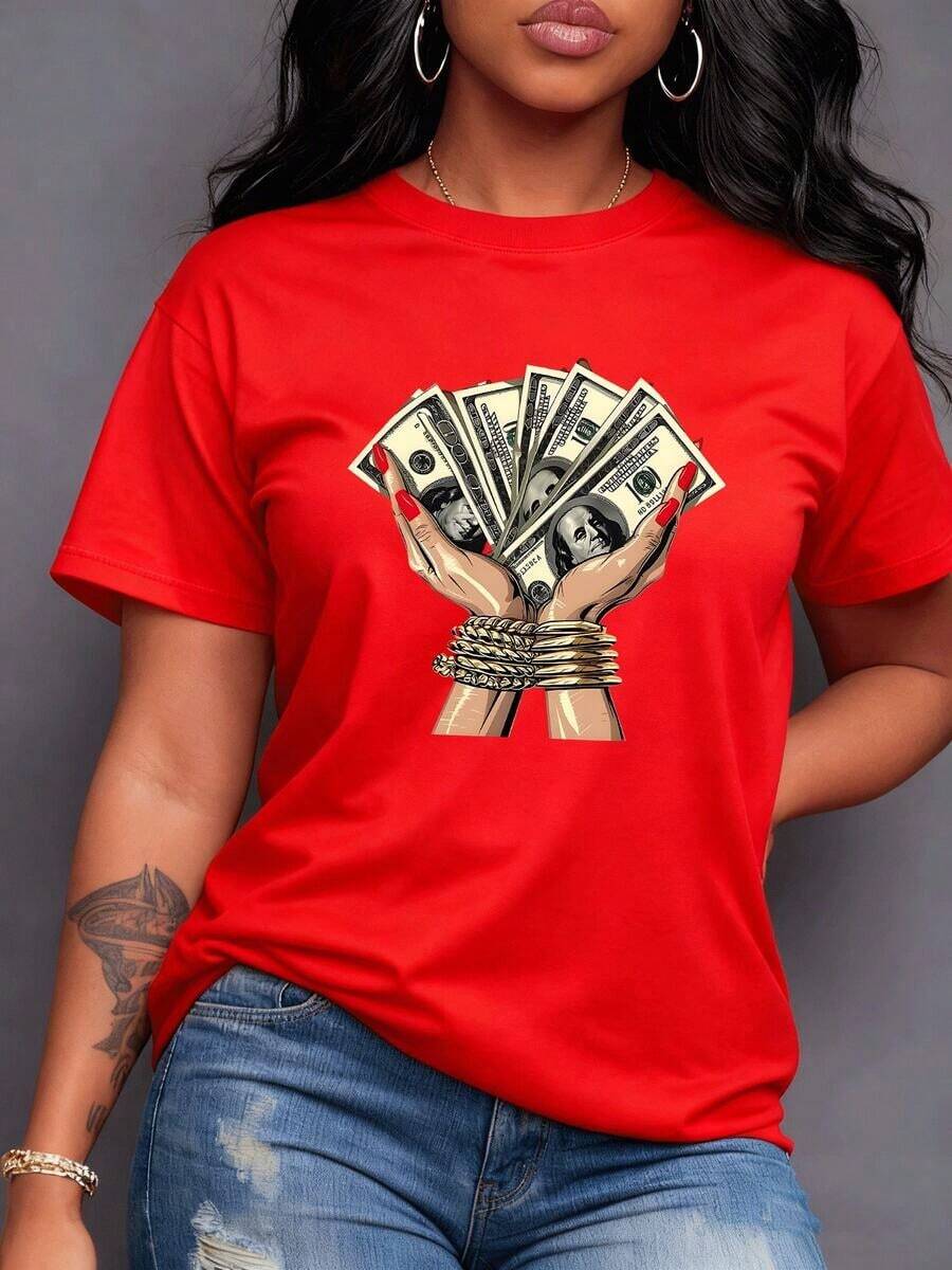 Manos de mujer sujetando billetes de cien dólares atadas con pulseras doradas un potente símbolo de ambición lujo poder y la esencia del éxito financiero femenino Camiseta de mujer 100% algodón,maija mujer curvy. - Rojo - Ver 1