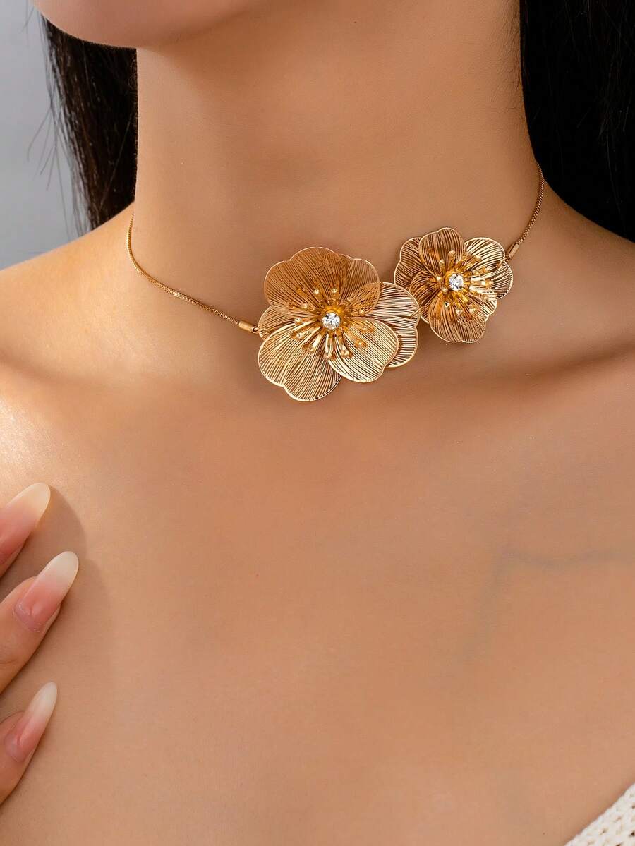 1 Pc Elegant Gold Plated Flower Necklace - Double Bloom Floral Statement Choker Necklaces For Women - Bohemian Boho Jewelry For Daily And Vacation Wear - Gold - View 1