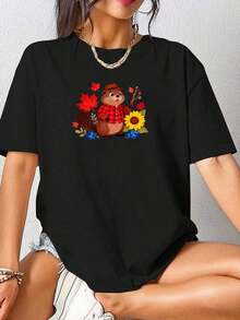 Soft And Comfortable Korean Style T-Shirt, Casual Short Sleeve T-Shirt For Women. Made Of Pure Cotton, Soft And Comfortable, A Recommended Item. Features A Print Of A Beaver Wearing A Plaid Shirt And Hat, Surrounded By Maple Leaves, Sunflowers, And Berries. 100% Breathable Cotton. - 黑色 - 查看 7