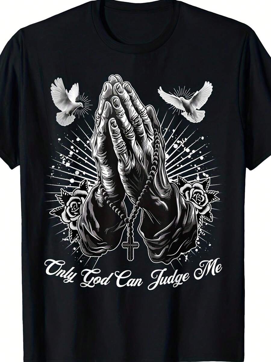 Camiseta de estilo  para hombre con la frase 'Solo Dios puede juzgarme', un diseño de manos en oración y palomas adornadas con un patrón religioso de rosas. Esta camiseta retro negra es perfecta para cualquier temporada, una prenda de manga corta adecuada para el hogar, el uso diario, fiestas y viajes-ideal como regalo para amigos o familiares. - Negro - Ver 1