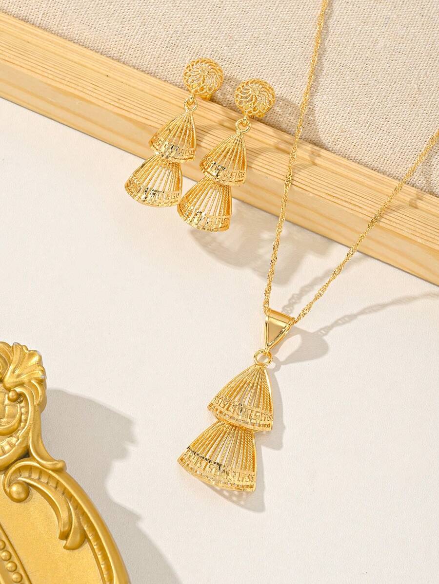 波希米亞風鏤空鈴飾珠寶套組，鍍金吊墜耳環項鍊，獨特奢華裙裝風格女款金色飾品