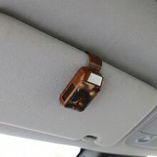 Kính râm xe hơi chủ đề thiên nhiên trang nhã, được làm từ gọng kính gỗ thời trang với thiết kế họa tiết cây cối. Kẹp kính râm vân gỗ chất lượng cao, phù hợp với hầu hết các loại xe. Bền, chống trầy xước, dễ lắp đặt, bảo vệ kính khỏi trầy xước và rơi vỡ. - A - Xem 2