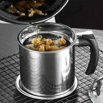 Aeomjk 1 Juego de Recipiente para Grasa de Cocina de Acero Inoxidable - 1400 ml Tanque de Almacenamiento de Aceite con Tapa Filtrante y Asa Fácil de Verter, Ideal para Almacenar Aceite de Cocina y Grasa, Un Accesorio de Almacenamiento de Cocina Muy Práctico