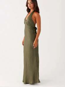 Vestido mujer 2026 verano nuevo, satén liso, sin mangas, cuello V y cuello halter, sensual con espalda descubierta, correa ajustable y ajustado, largo - Verde militar - Ver 2