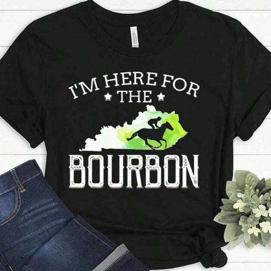 Conjuntos de verano para mujer, Camiseta divertida con estampado 'I M Here For The Bourbon' y 'Kentucky Derby Drinking', Regalo de Navidad, Conjuntos de verano para mujer, Tops de verano, Playeras de mujer - Negro - Ver 1