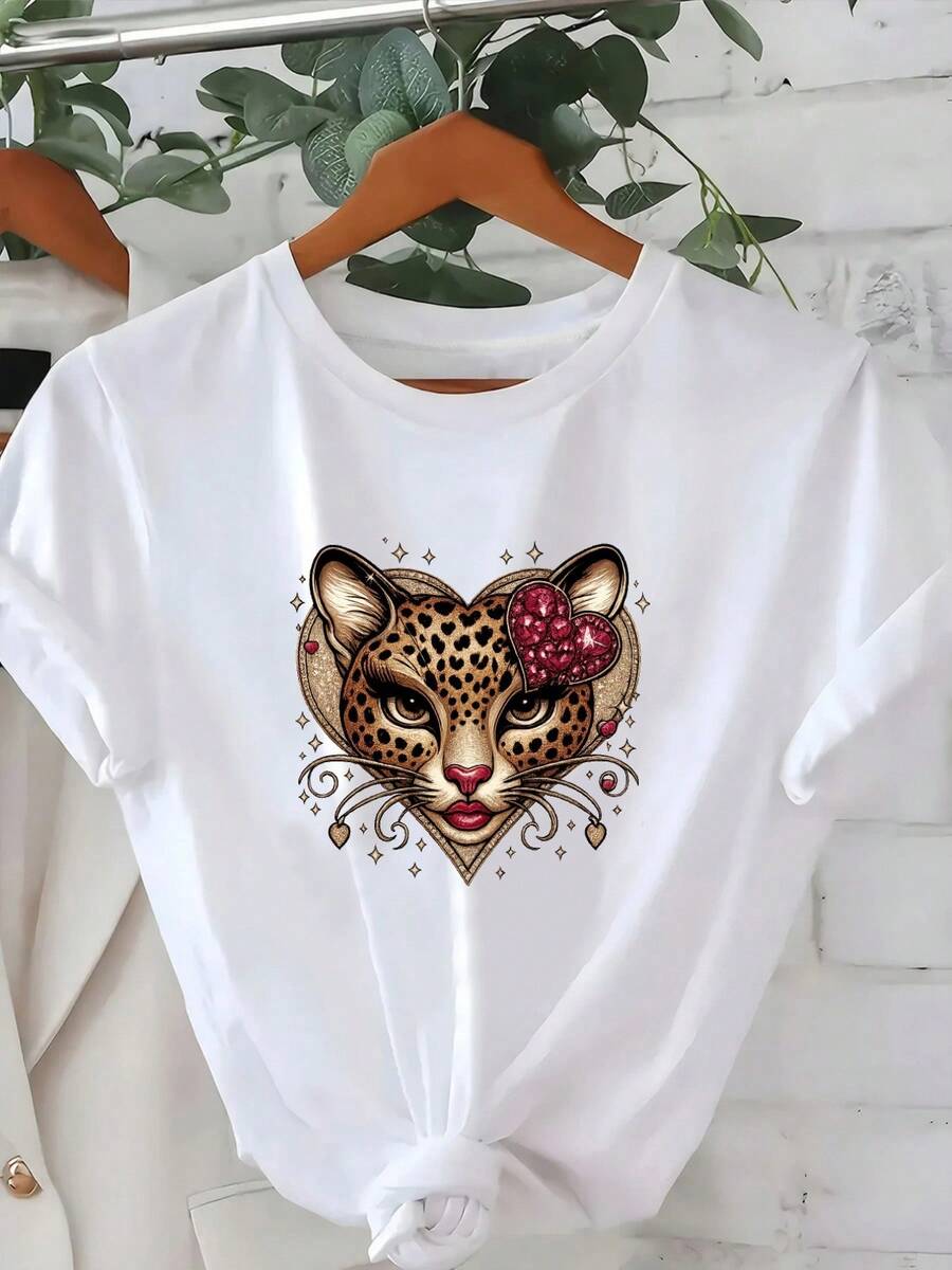 Camiseta Blanca con Estampado Gráfico de Cara de Leopardo y Lazo Rojo - Estilo Casual Simple - 100% Algodón Puro - Suave y Cómoda, Cuello Redondo, Manga Corta, Top de Moda Urbana para Todas las Temporadas, Ropa Casual de Calle| Camiseta de Cuello Redondo Y2k - Negro - Ver 1