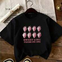 Vintage Style Printed T-Shirt With 8 Pink Strawberries And The Phrase "SWEET LOVE FRESH FRUITS" - Casual Round Neck, Super Soft, Breathable For Summer - Perfect For Food Lovers, Fruit Lovers, Gift For Valentine's Day, Mother's Day - Unisex Loose Cotton Short Sleeve Round Neck T-Shirt In Urban Vintage Style. - 黑色 - 查看 1