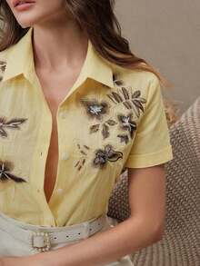 Blusa de mujer con bordado floral elegante de manga corta, versátil para vacaciones, viajes, primavera/verano, festivales, graduación - Amarillo - Ver 9