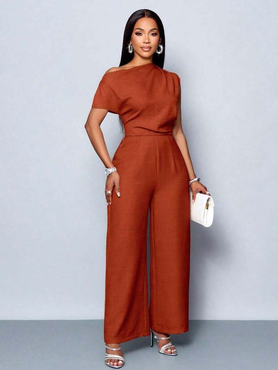 Mono de pierna ancha con hombros descubiertos, cuello asimétrico, pliegues en los hombros y manga corta, de uso casual, elegante y apropiado para salidas diurnas, en color albaricoque, para mujer de uso en las cuatro estaciones - Marrón - Ver 1
