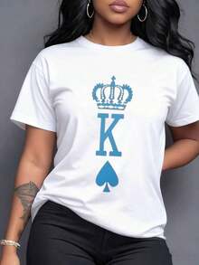 Crown Over The Letter K That Symbolizes Power And Royalty, Joined To The Spade Symbol That Represents Strength, Determination And Luck, Evoking Confidence In Every Step And A Balance Between Elegance And Positive Energy. Women's 100% Cotton Casual Comfortable And Modern T-Shirt For Everyday Use, Maija Curvy Women. - 白色 - 查看 7
