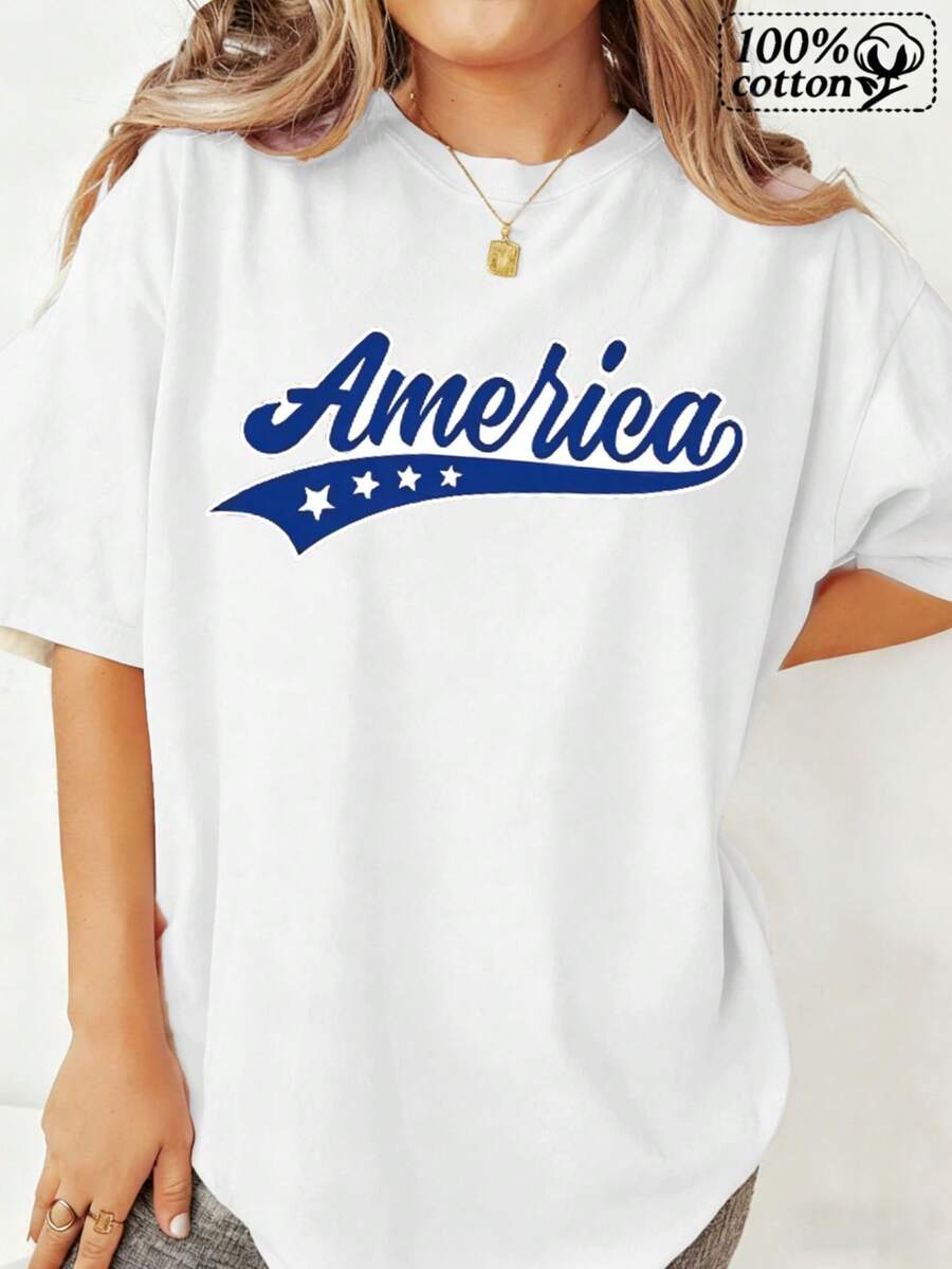 Camiseta blanca de mujer con una impresión frontal de América con estrellas y una bandera azul, perfectara salidas informales y ocio