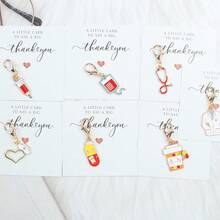 7 piezas Juego de Cuidado Médico, Incluye Tarjeta de Agradecimiento, Adecuado como Pequeño Regalo para Enfermeras, Amigos Médicos, Recompensa del Hospital, Regalo de Apreciación, Colgante de Mochila - Multicolor - Ver 4