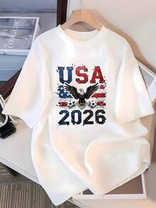 Águila majestuosa extendiendo las alas sobre banderas de Estados Unidos con balones de fútbol y el número 2026 simbolizando fuerza libertad y pasión deportiva camiseta de mujer 100% algodón cómoda y moderna para fans del fútbol y alma patriótica - Blanco - Ver 3