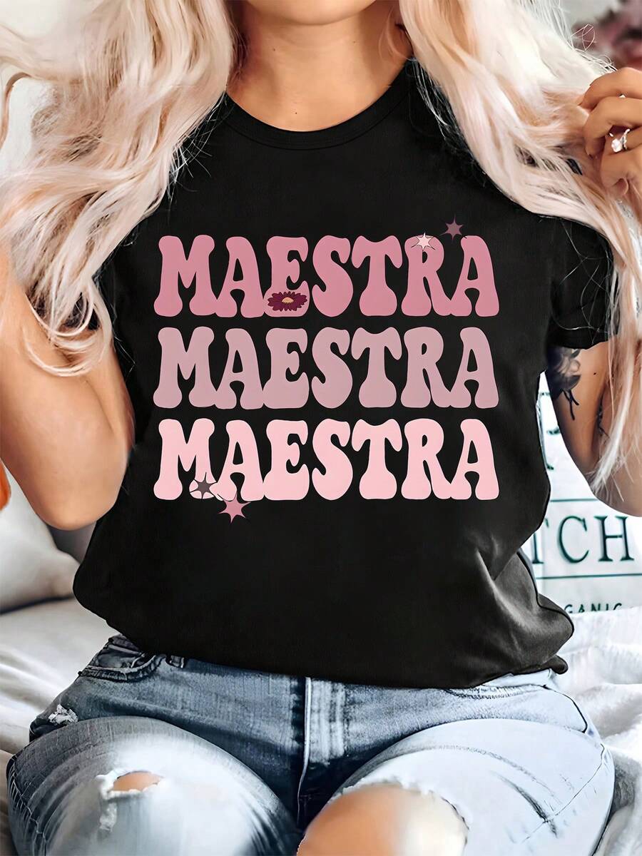 Talla Grande - Talla Grande - MAESTRA Camiseta de Manga Corta para Mujer Talla Grande con Estampado Vintage de Letras Rosadas en Relieve y Adornos Florales en Forma de Estrella, Temática del Día del Maestro, para Maestras, Tallas 0XL a 8XL, Moda Casual Versátil, Cómoda para Uso Diario, Recomendada, Fácil de Usar. - Negro - Ver 1