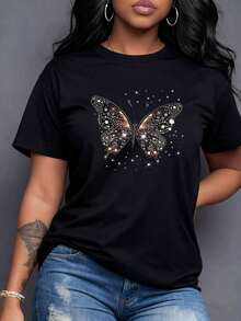 Mariposa majestuosa resplandeciente con alas adornadas por destellos plateados y dorados simulando joyas pequeñas un vuelo etéreo que irradia magia y elegancia pura ideal para mujeres con un espíritu  luminoso Camiseta de mujer 220g,maija mujer curvy. - Negro - Ver 7