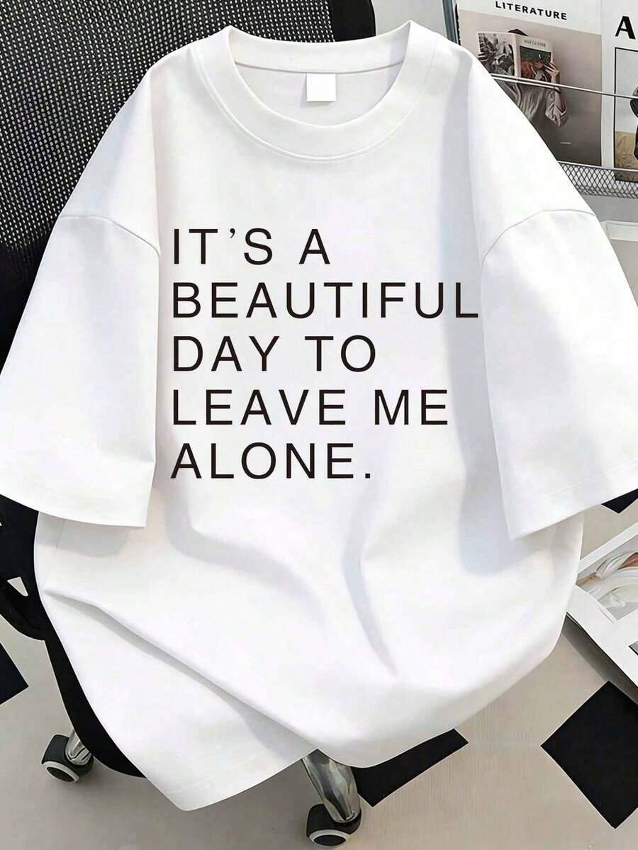 Camiseta gráfica de manga corta talla grande con el eslogan "ES UN HERMOSO DÍA PARA DEJARME EN PAZ", camisetas gráficas para mujer, tops casuales blancos de estilo casual. - Blanco - Ver 1