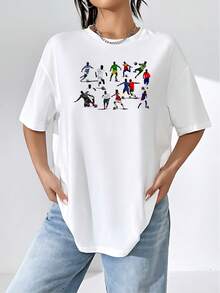 Figura que muestra varios jugadores en movimiento simbolizando la pasión del fútbol y la energía del trabajo en equipo camiseta de mujer 100% algodón cómoda transpirable ideal para uso diario y aficionados del deporte moderno - Blanco - Ver 1