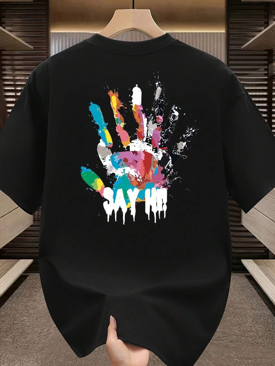 Camiseta Gráfica para Hombre - Estampado en la Espalda con Huella de Mano Colorida y la Frase "¡DIGA HOLA!"Camiseta de poliéster ligera y transpirable para verano, gimnasio, uso diario informal - Camiseta de cuello redondo de corte regular, ropa de gimnasio, tela transpirable, actividades al aire libre, diseño Y2k, textura suave, camiseta de manga corta, guardarropa de verano. - Negro - Ver 1