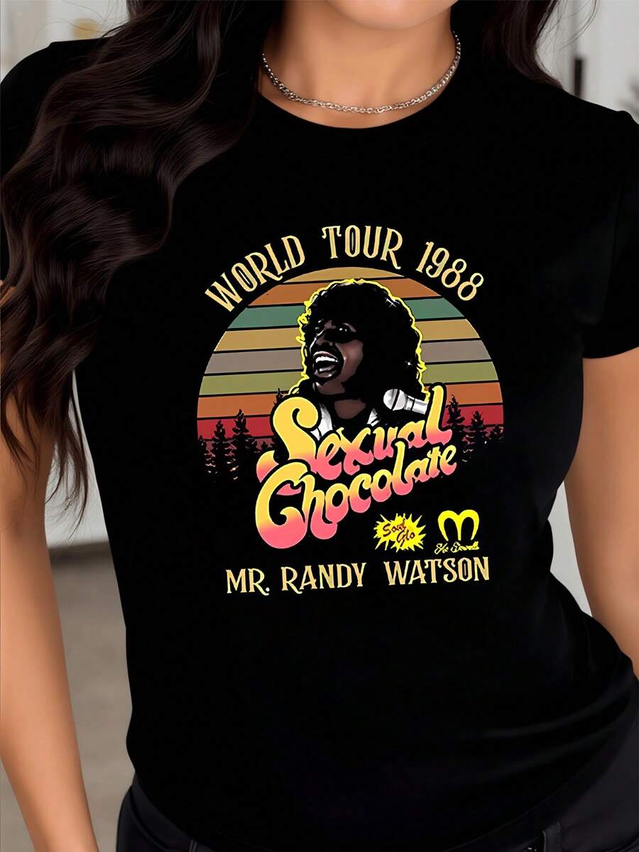 Colorful Silhouette Of A Singer Against A Retro Landscape With Warm Tones That Evoke The Energy Of Classic Concerts And The Free Spirit Of 80s Music. Comfortable Modern Women's T-Shirt For Everyday Wear. - 黑色 - 查看 1