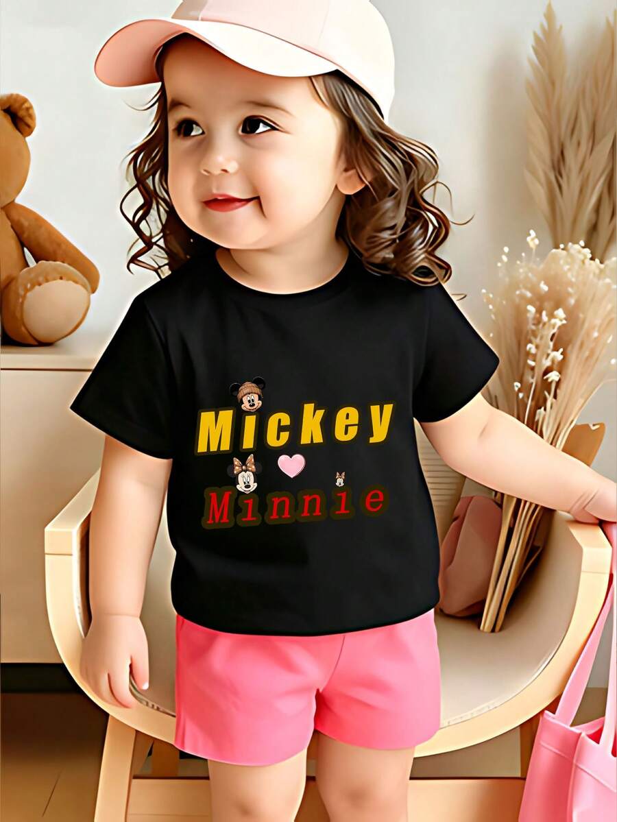 Disney This Adorable Mickey And Minnie Mouse Letter Short-Sleeved T-Shirt For Girls Is Made Of Soft And Breathable Pure Cotton Fabric. The Cartoon Print Is Lively And Cute, And It Is Not Easy To Fade Or Crack. The Round Neck Fits Snugly Without Digging Into The Skin. - 黑色 - 查看 1