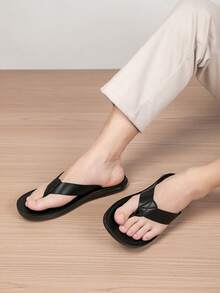 2026 New Men's Summer Fashion Beach Vacation Style Flat Flip-Flops Indoor Outdoor Dual Use Toe-Post Sandals - All Black - View 8