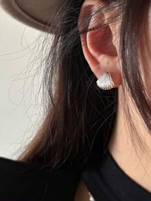 1 Pair Silver Minimalist Elegant Metal Shell Hoop Earrings, Suitable For Women's Daily Life, Festivals, Parties - Silver - View 4