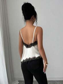 Camiseta de mujer elegante con parches de encaje y lunares - Blanco - Ver 2