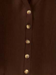Camiseta de mujer de punto con cuello en V profundo, manga corta, cintura ceñida, abertura frontal con botones metálicos, elegante, romántica, casual, para uso diario, trabajo, cena, primavera/verano - Marrón - Ver 3