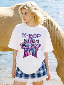 Camiseta de manga corta con cuello redondo suave y casual para mujer, estampado gráfico de chica estrella de K-Pop, adecuada para uso diario. Negro. - Blanco - Ver 1