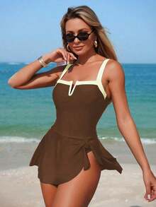 Swim Lushoire Set de 2 piezas de vestido de playa asimétrico con escote en V y contraste de color, adecuado para vacaciones de verano en la playa - Marrón - Ver 4