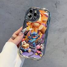 Disney Lilo & Stitch Phone Case, Cartoon Art Protective Cover. Compatible With IPhone 17, 16, 15, 14, 13, 12, 11 Pro Series, Featuring Plush Stitch With Other Cartoon Characters In Front Of The Warner Bros. Water Tower, Perfect For Animation Fans, Ideal For Birthdays, Holidays, Anniversaries, Graduation Gifts, Or Any Special Occasion To Surprise Family, Friends, Classmates, And Loved Ones. - 銀色 - 查看 5