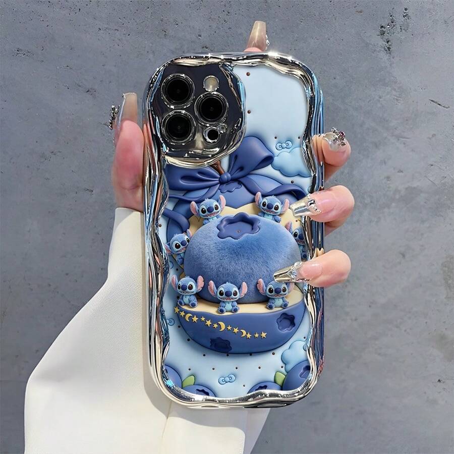 Disney Lilo & Stitch Phone Case, Cartoon Art Protective Cover. Compatible With IPhone 17, 16, 15, 14, 13, 12, 11 Pro Series, Featuring Multiple Plush Stitch Characters Gathered Around A Giant Blueberry In A Gift Box On A Pastel Background, Perfect For Animation Fans, Ideal For Birthdays, Holidays, Anniversaries, Graduation Gifts, Or Any Special Occasion To Surprise Family, Friends, Classmates, And Loved Ones. - 銀色 - 查看 1