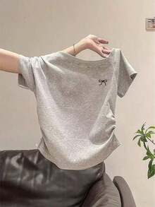 Camiseta de mujer con cuello asimétrico, manga corta y bordado de color contrastante - Gris - Ver 2