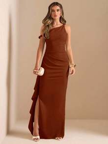 de dama de honor de otoño/invierno, vestido largo elegante con pliegues, abertura alta, volantes y hombros oblicuos con nudo retorcido y sin tirantes, sexy para fiestas - Óxido marrón - Ver 5