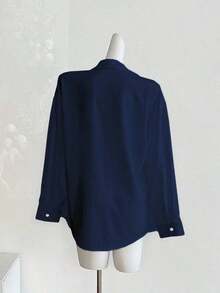 Camisa larga de mujer de manga larga, de un solo pecho, holgada, con hombros caídos y de unicolor - Azul marino - Ver 2