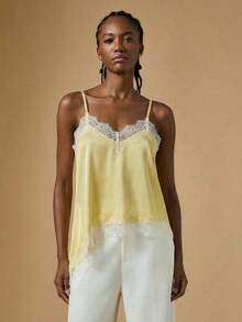 Camiseta de mujer de verano con encaje asimétrico, top blanco, regalo de San Valentín para mujeres, top elegante de mujer, top de verano, vacaciones de mujer, estilo de dinero antiguo / Top camisero de mujer con ribete de encaje de satén y cuello - Amarillo - Ver 4
