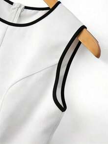 Camiseta de mujer elegante y sexy con estampado de lunares, adecuada para atuendos de primavera y verano - Blanco y Negro - Ver 5