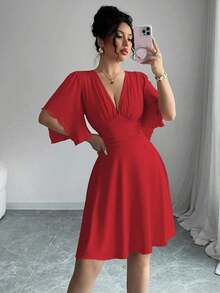 Nuevo vestido elegante corto para mujer con cuello en V, busto fruncido, mangas con volantes y cintura ceñida.Favorecedora y elegante. - Rojo - Ver 7