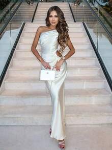 Self-Cultivation Temperament Sexy Couture Satin Dress With Slanted Neckline And Hollow Waist - 白色 - 查看 1