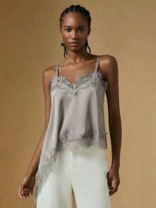 Camiseta de mujer de verano con encaje asimétrico, top blanco, regalo de San Valentín para mujeres, top elegante de mujer, top de verano, vacaciones de mujer, estilo de dinero antiguo / Top camisero de mujer con ribete de encaje de satén y cuello - Gris - Ver 1