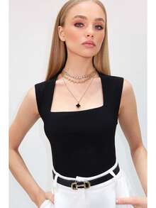 Women's Black Minimalist Square Neck Thick Strap Tank Top - Black - View 2