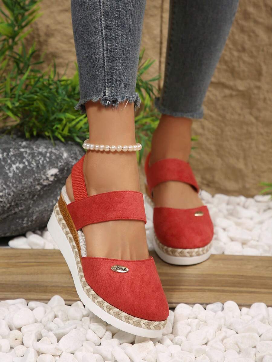 Mila Footwear 女士加大码坡跟厚底闭趾红色绳底沙滩度假风凉鞋，夏季新款撞色弹力带罗马凉鞋