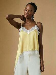 Camiseta de mujer de verano con encaje asimétrico, top blanco, regalo de San Valentín para mujeres, top elegante de mujer, top de verano, vacaciones de mujer, estilo de dinero antiguo / Top camisero de mujer con ribete de encaje de satén y cuello - Amarillo - Ver 10