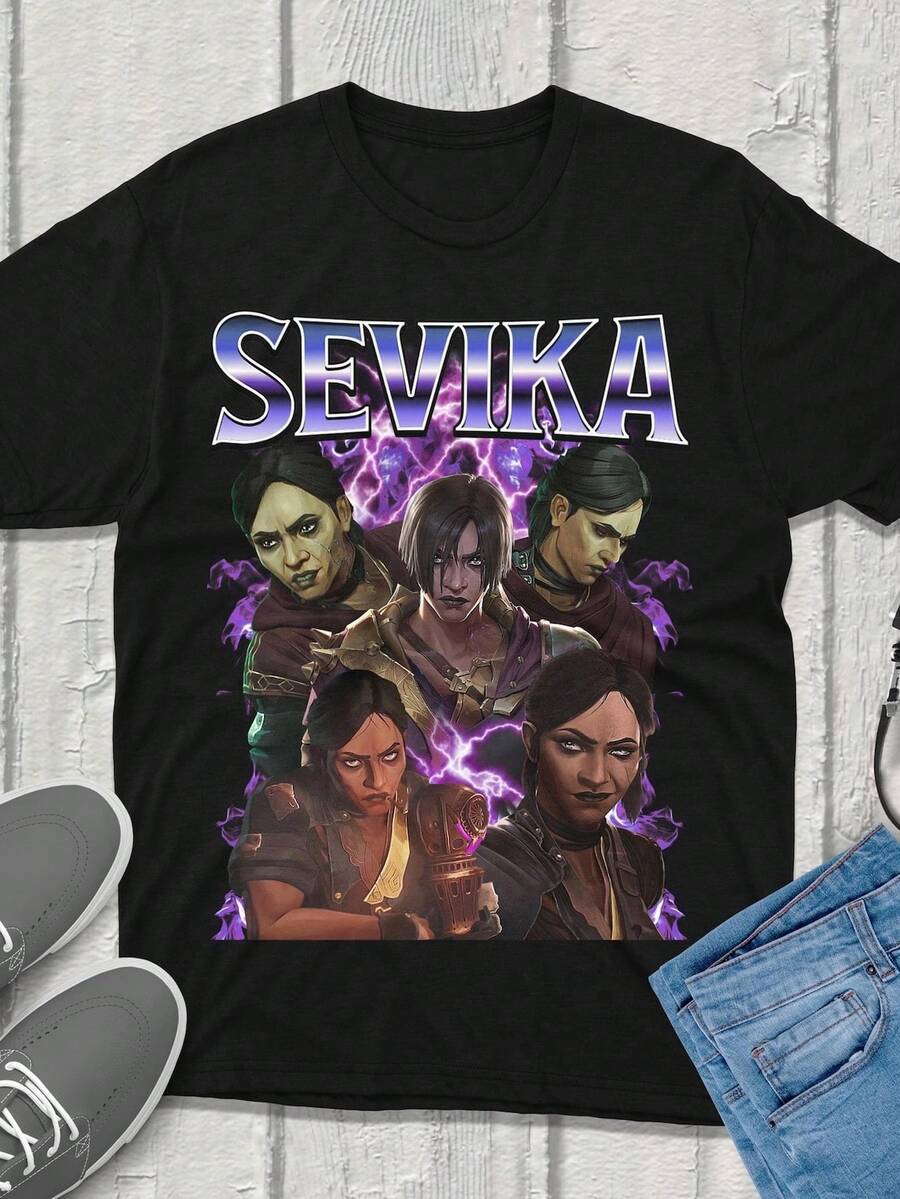 Sevika Arcane UniS1ex T-Shirt, Fan Merchandise. This UniS1ex T-Shirt Is Made Of 100% Cotton (220 Gsm), The Ideal Weight For All Seasons, And Suitable For Both Men And Women. The High-Quality, Durable Fabric Is Soft To The Touch And Long-Lasting. This Breathable Garment Is Perfect For Autumn, Holidays, Mother's Day, Independence Day Celebrations, And As A Gift. - 黑色 - 查看 1