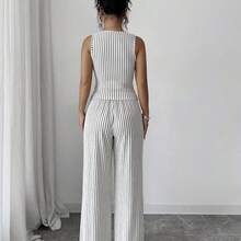 Women's Fashionable Solid Color Textured 2-Piece Set, Including Sleeveless Crew Neck Button Fitted Tank Top And High Waist Loose Straight Leg Pants, Elegant Commuter Style - Negro - Ver 3