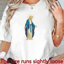Camiseta de la Virgen María para Mujer - Manga Corta, Cuello Redondo, Estampado Religioso Católico de la Icónica Santísima Madre María con Efecto de Marco Dorado, Ropa de Fe Blanca, Ropa Casual Cómoda e Ideal para la Iglesia - Blanco - Ver 6